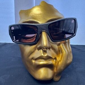 Oakley Gascan Sunglasses / Metallic Gray Frame / Prizm Grey Lens / 009014-1863